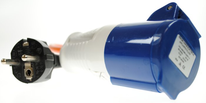 Euro Hook-Up Adaptor Lead 230V, 33cm, 2‐Pin Plug to 3‐Pin Socket, IP44